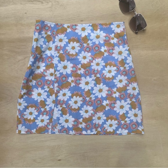 SHEIN Dresses & Skirts - SHEIN mini floral purple skirt size xs zipper